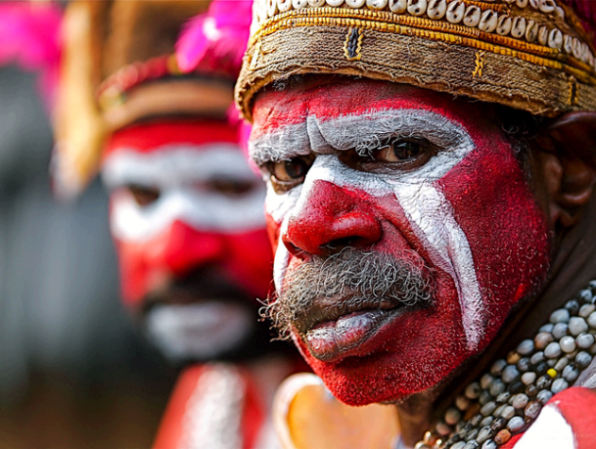 Cerita-Pertunjukan-Budaya-Asmat-dan-Lembah-Baliem-di-Papua
